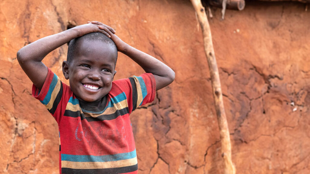 Lanoi guarita dal tracoma sorridente