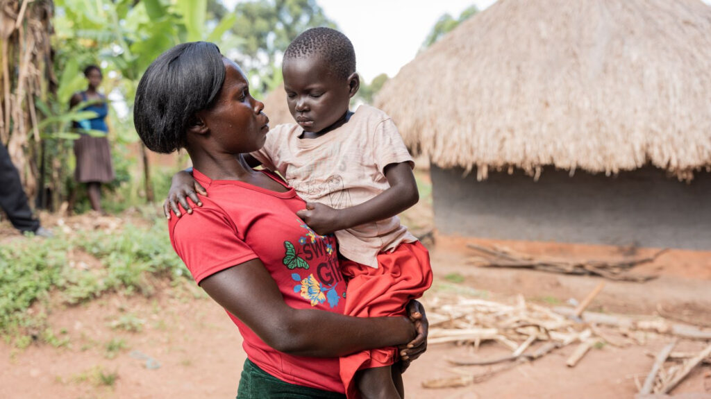 Happy in braccio alla sua mamma.