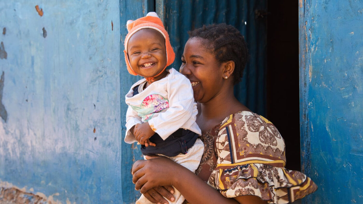Ebenezeri e la sua mamma sorridono