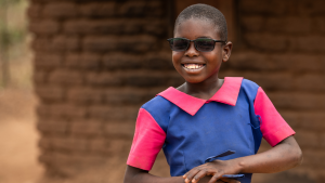 Melia sorridente in primo piano